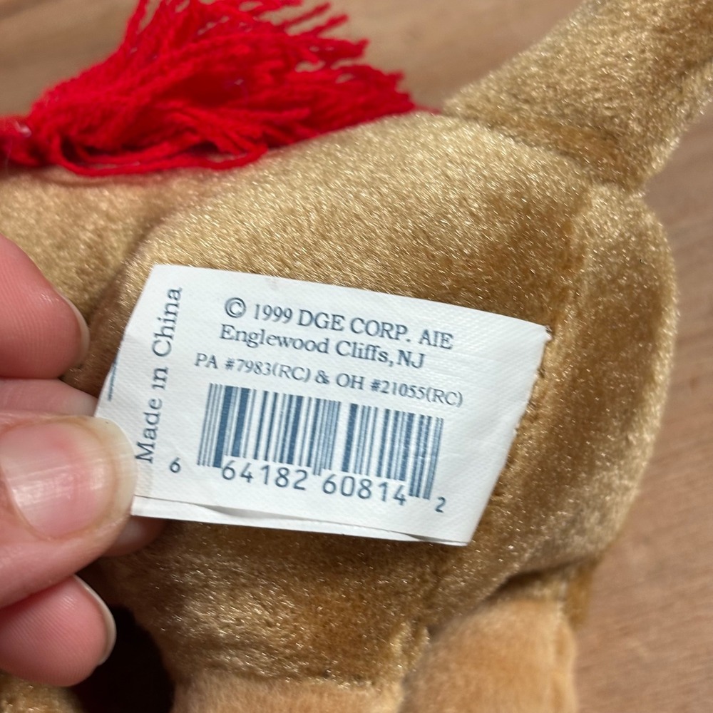 Vintage 1999 Snuggle Toy Chihuahua Plush Dog with Red Hat and Poncho 9 Inch - Picture 7 of 7